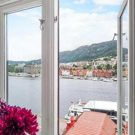 With Beautiful View To Bryggen Apartment